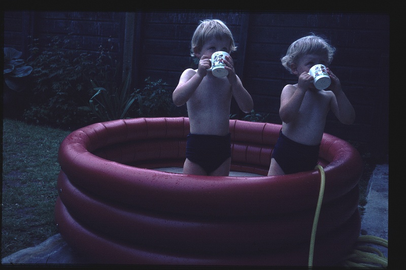 13.Delft jun 1966 Brigitte,Marion.JPG